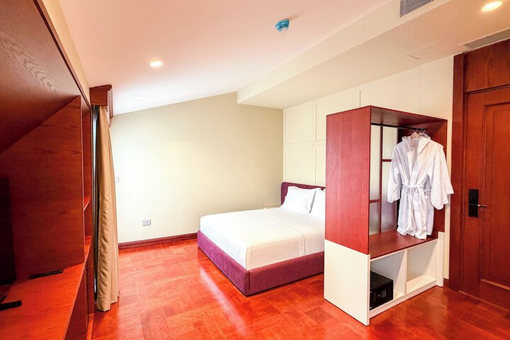 Room 18 of 96