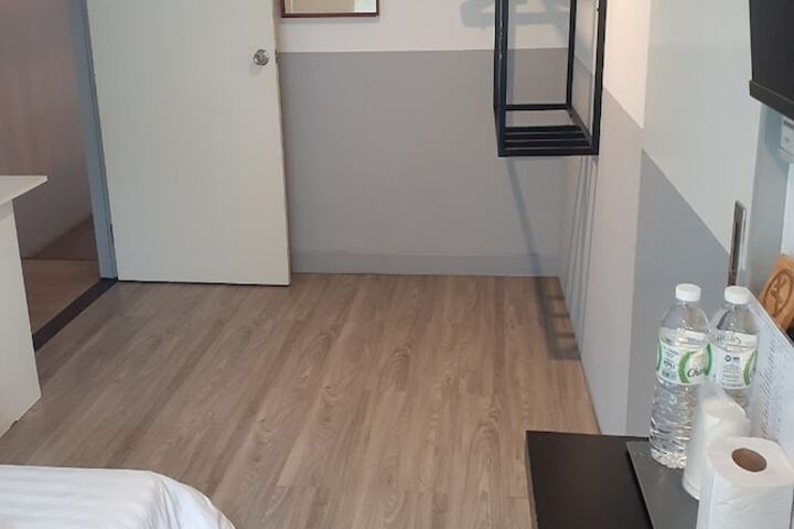 Room 32 of 117