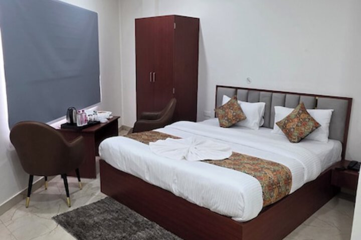 Room 16 of 28