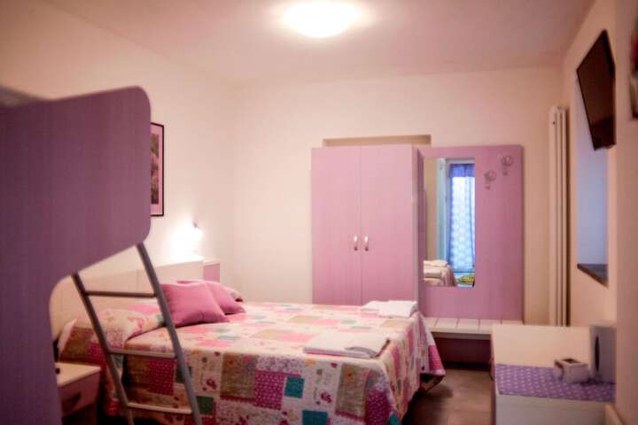 Room 13 of 44