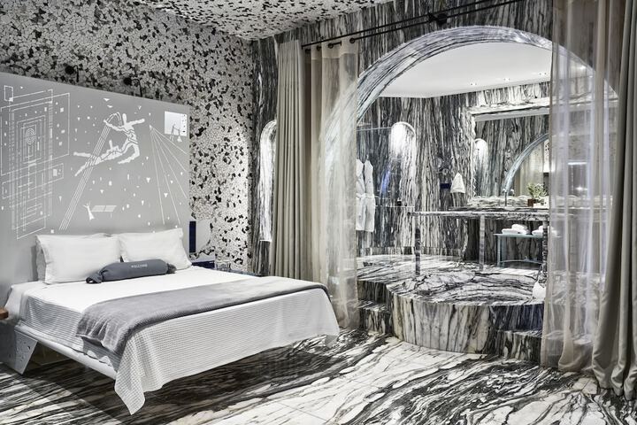 Room 21 of 227