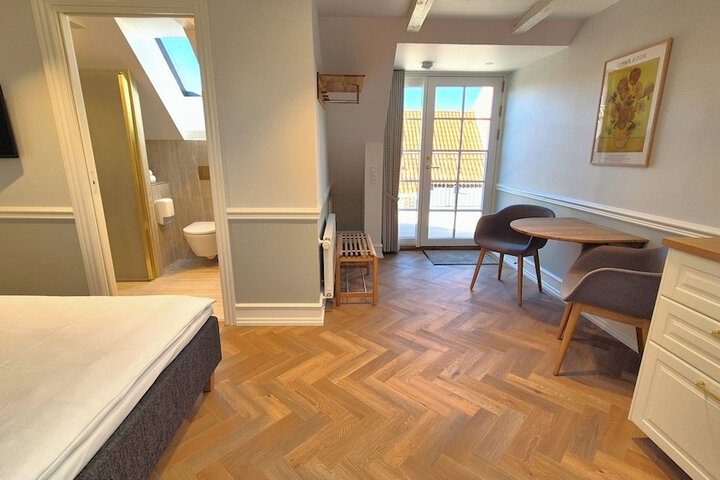 Room 5 of 36