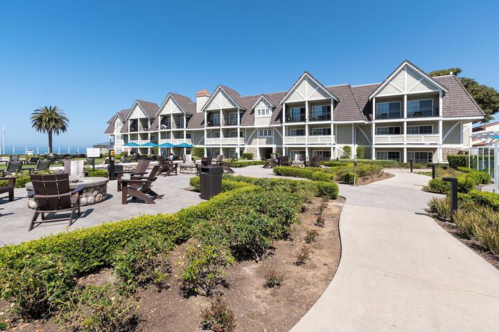 Hotel Exterior 86 of 99