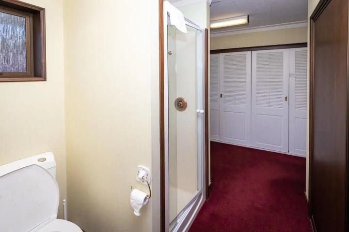 Room 5 of 7