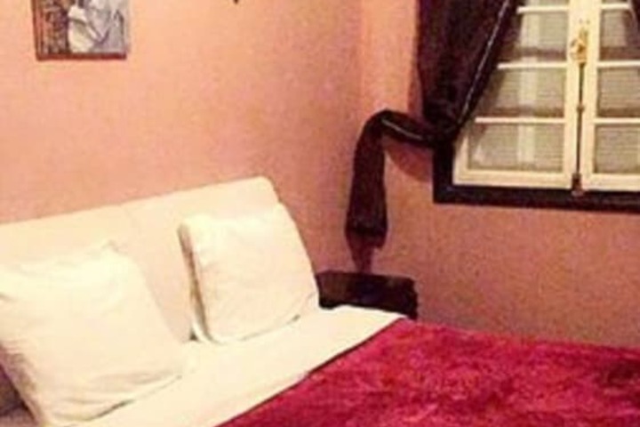 Room 4 of 15