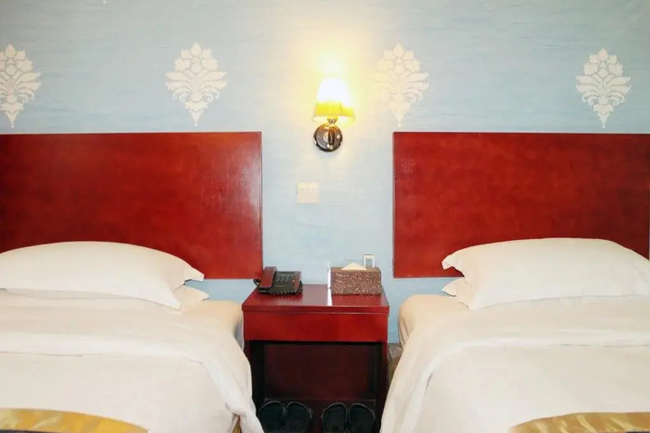 Room 2 of 9