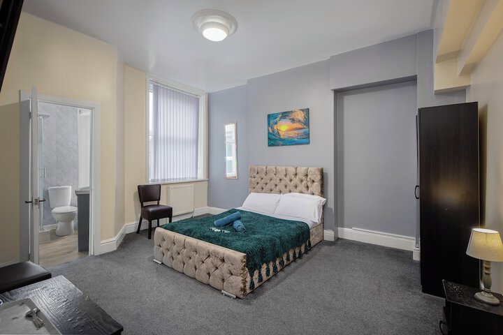 Room 14 of 23