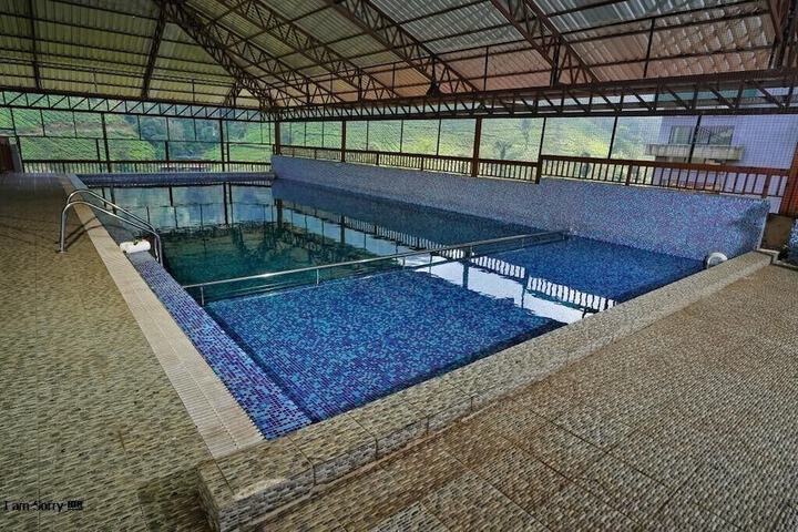 Pool 6 of 11