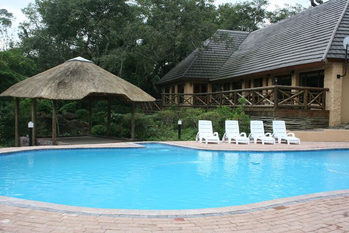 Pool Hotel