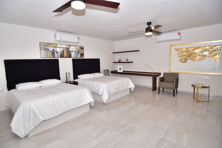 Room 6 of 18