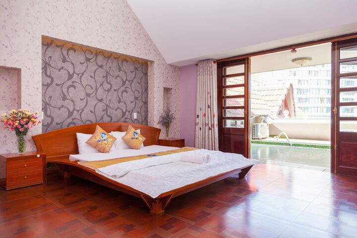 Room 3 of 39
