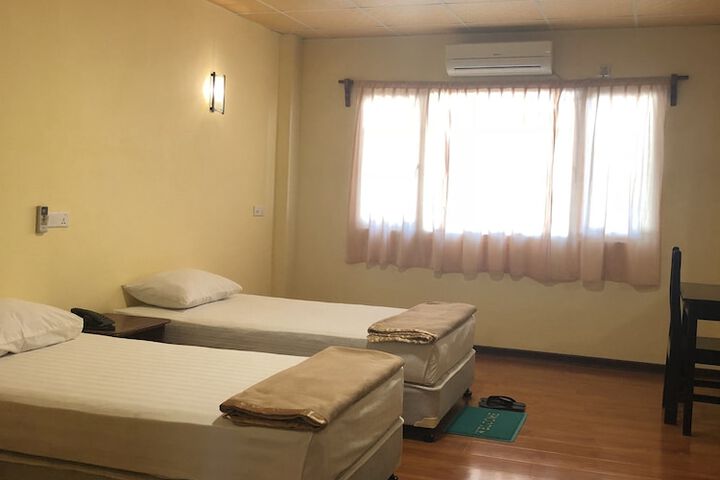Room 5 of 20