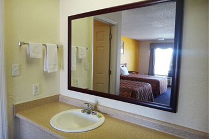 Room 8 of 60