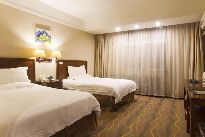 Room 6 of 27