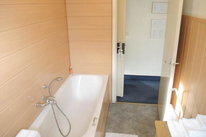 Room 18 of 40