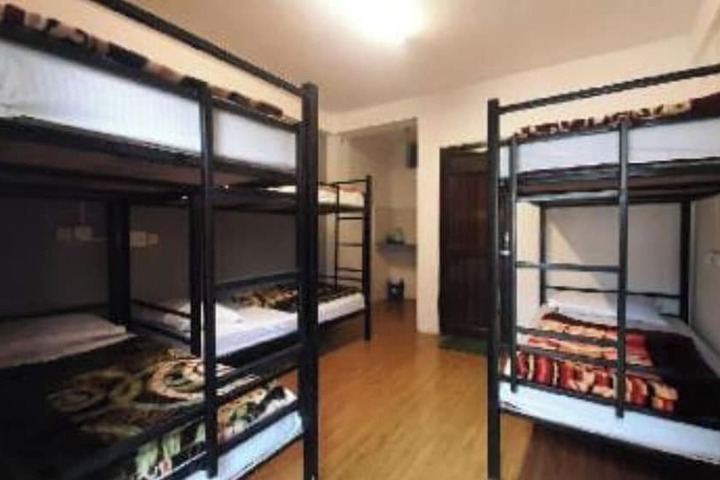 Room 11 of 40