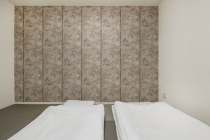 Room 95 of 182