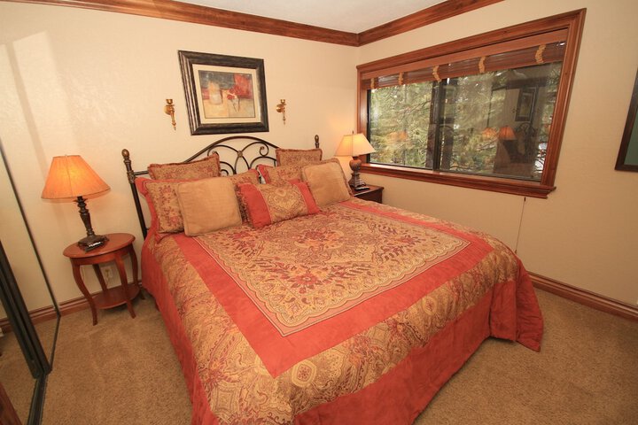 Room 8 of 70