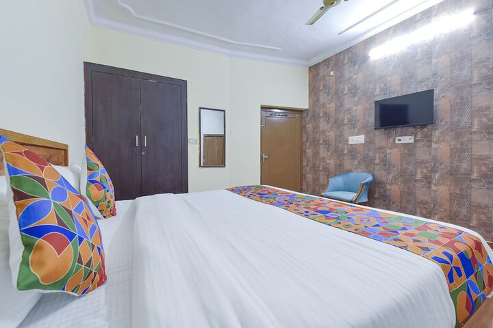 Room 14 of 37