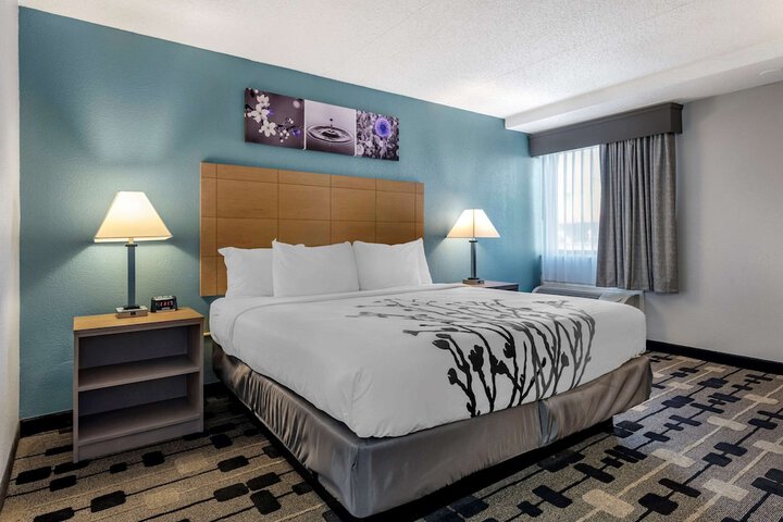 Room 7 of 32