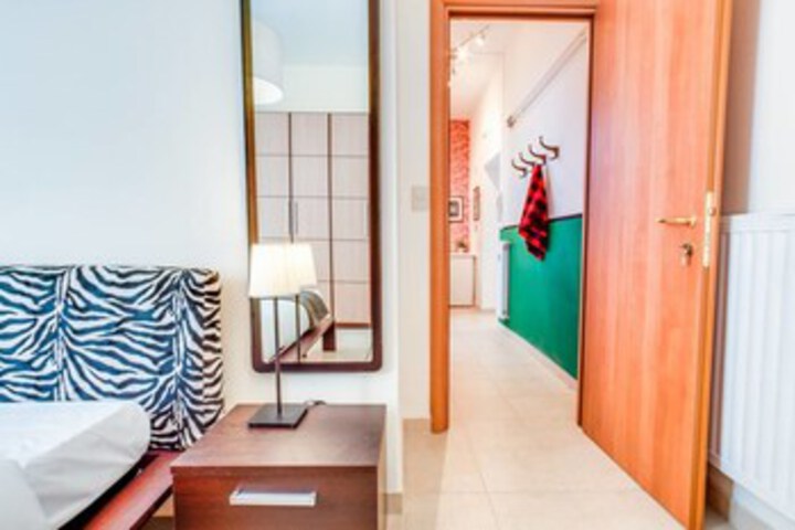 Room 13 of 20