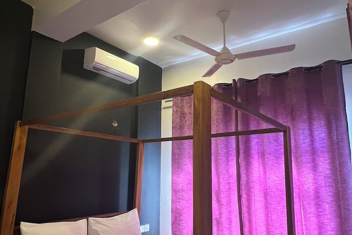 Room 6 of 42