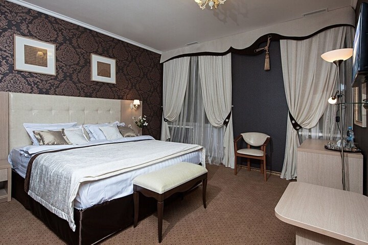 Room 16 of 36