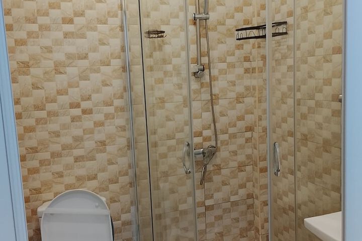 Room 7 of 17
