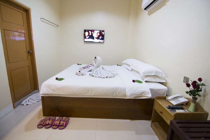 Room 13 of 63