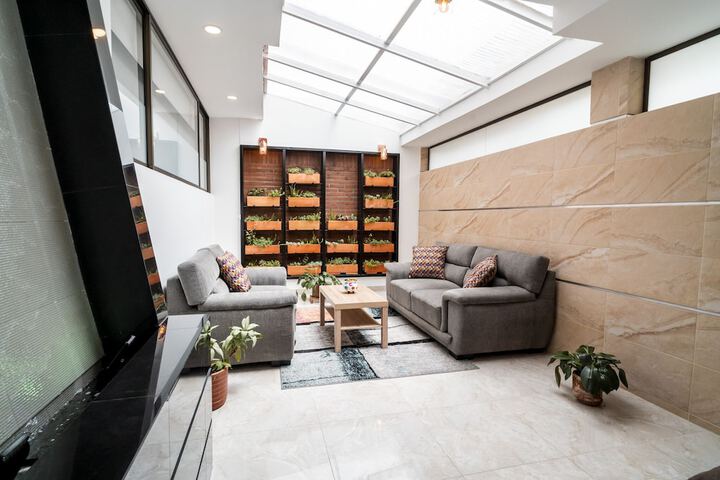 100 Wonderful House