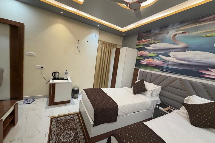 Room 5 of 40