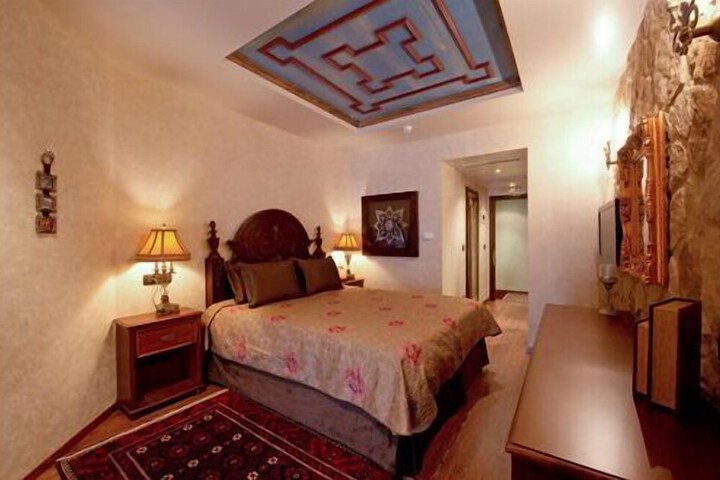 Room 5 of 46