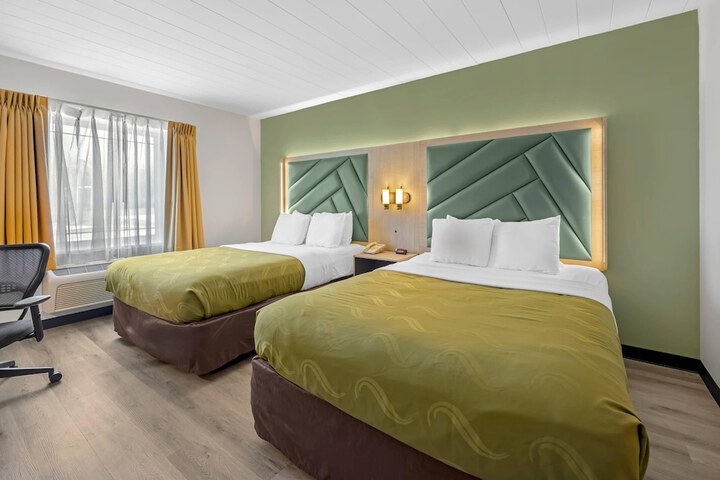 Room 25 of 34