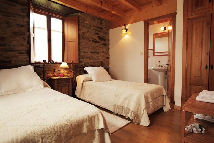 Room 2 of 10