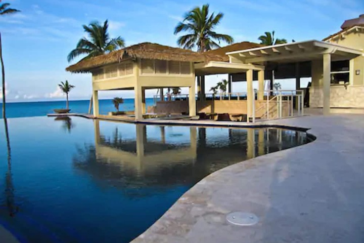 Hotel with Pool