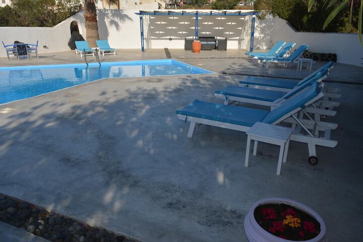 Hotel Pool