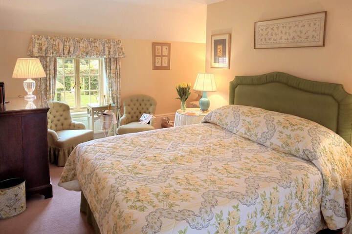 Room 7 of 48