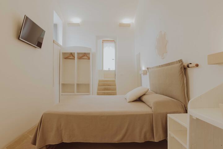 Room 4 of 62