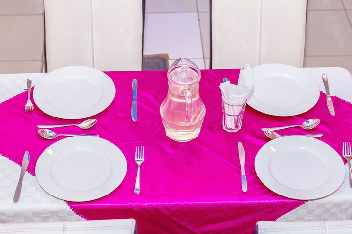Dining 8 of 12