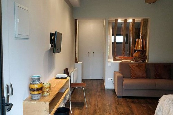 Room 3 of 62