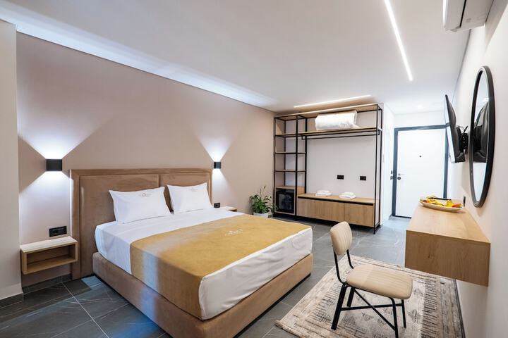 Room 30 of 108