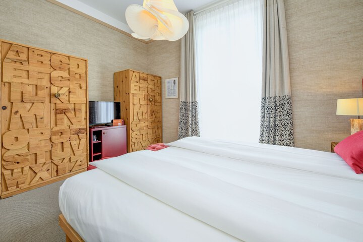 Room 20 of 164