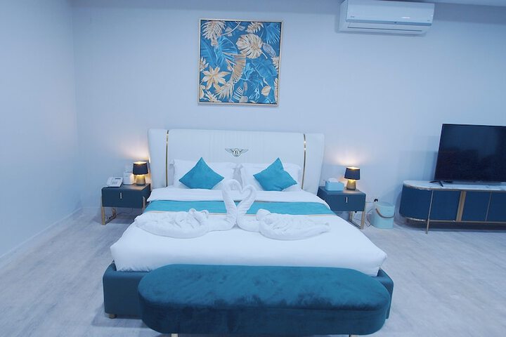 Room 17 of 61