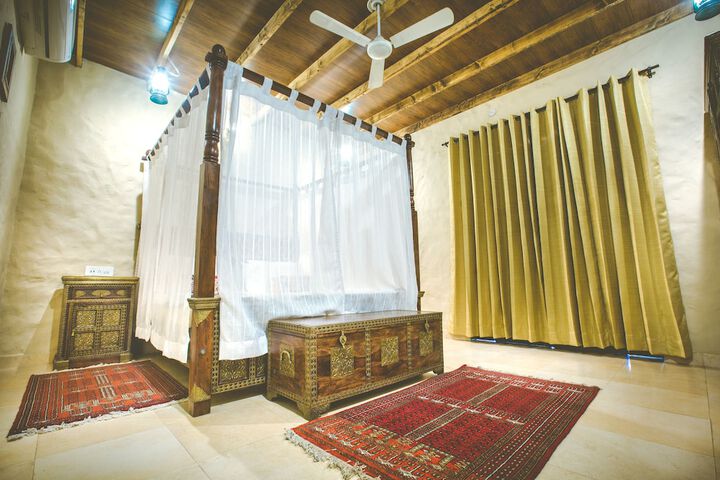 Room 5 of 65