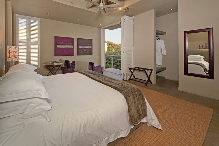 Room 14 of 80