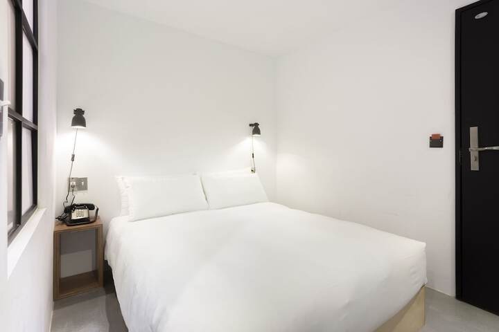 Room 15 of 109