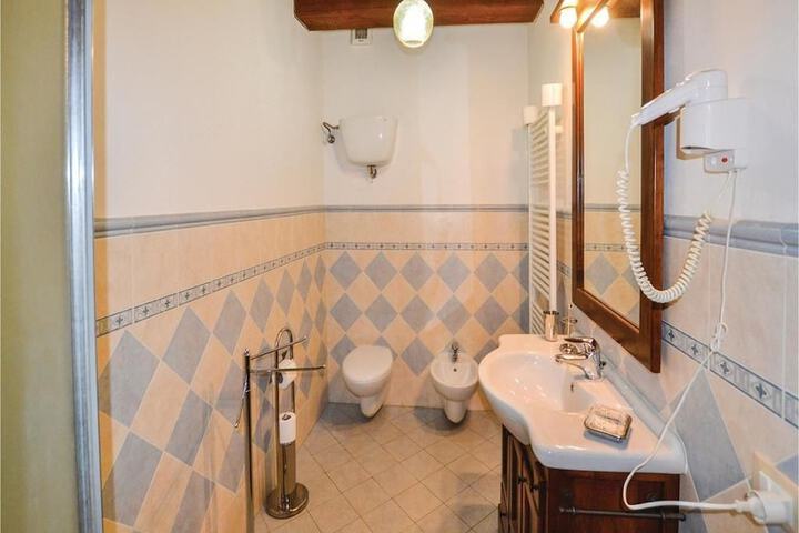 Room 17 of 75