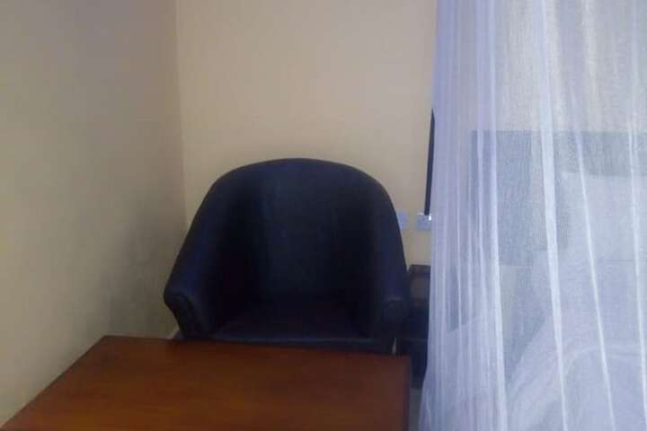 Room 9 of 19