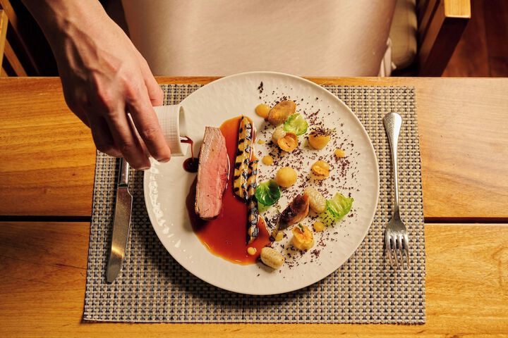 Dining 83 of 98
