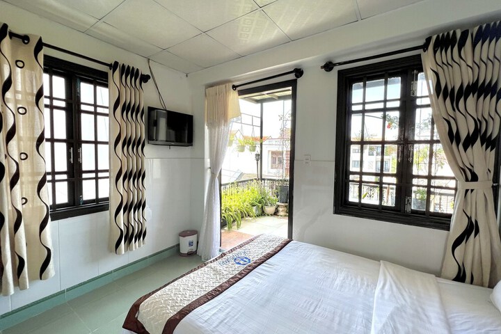 Room 30 of 153